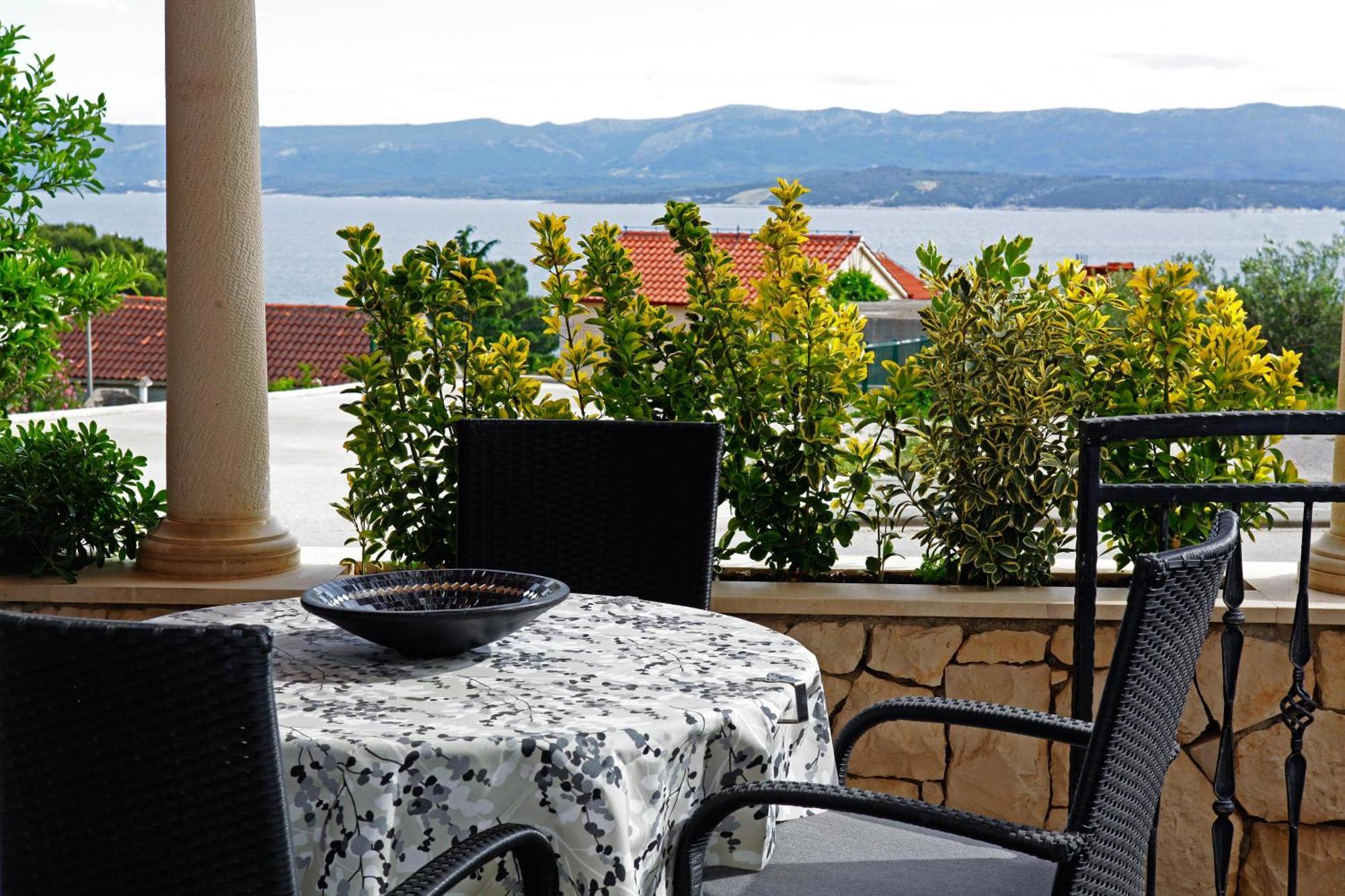 Apartments Toni Bol Bagian luar foto