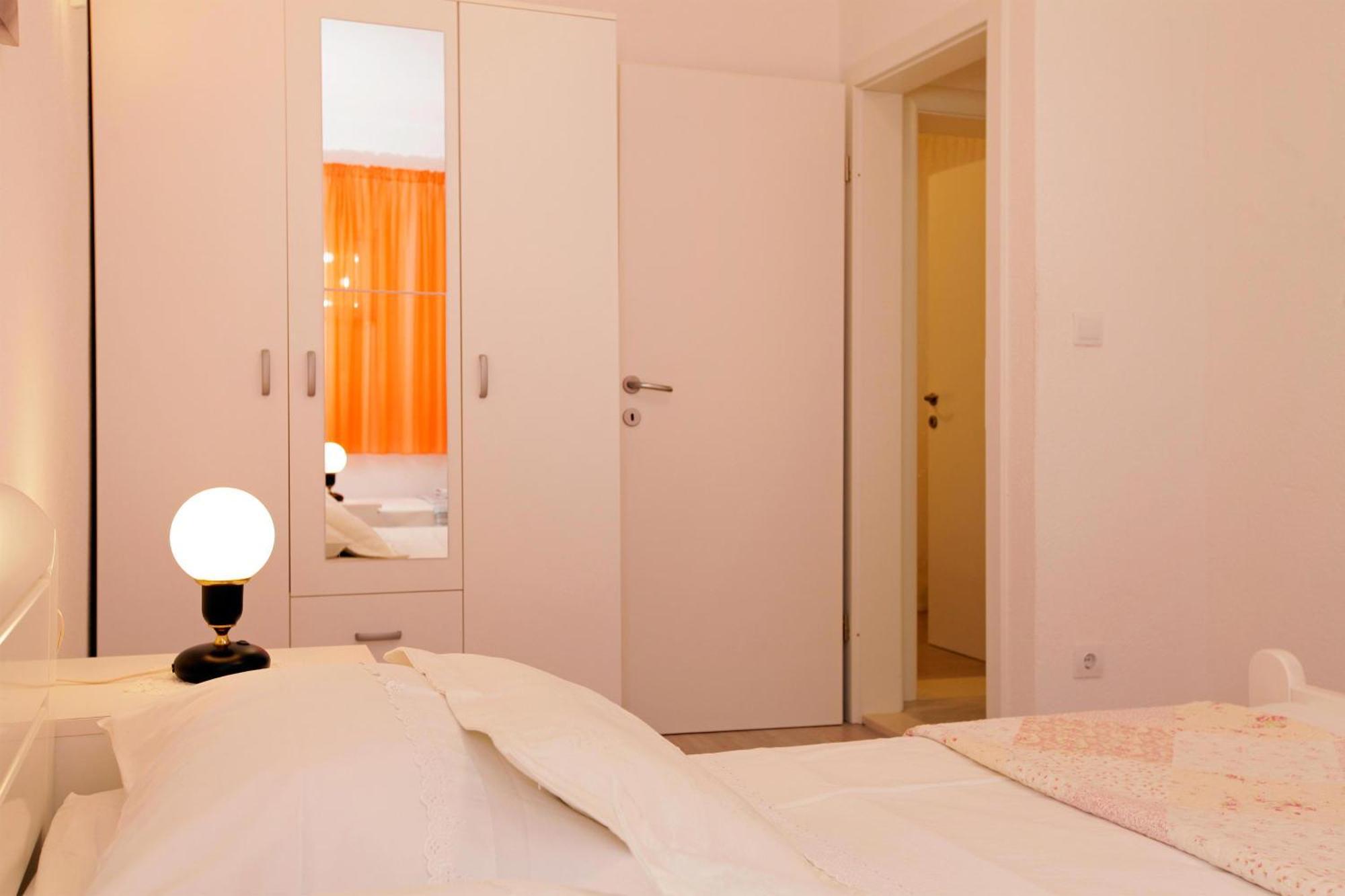 Apartments Toni Bol Ruang foto