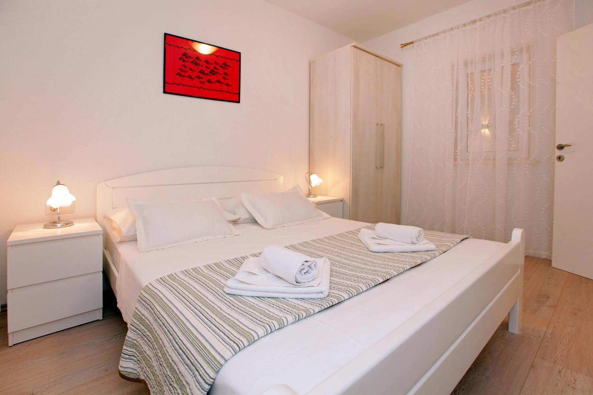 Apartments Toni Bol Ruang foto